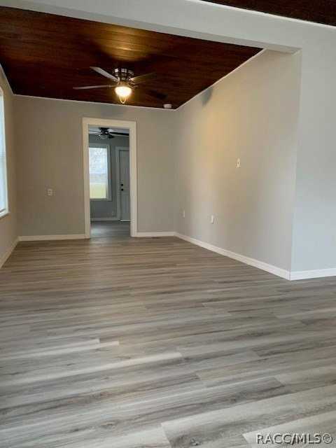 302 Zephyr St - Photo 6 of 9