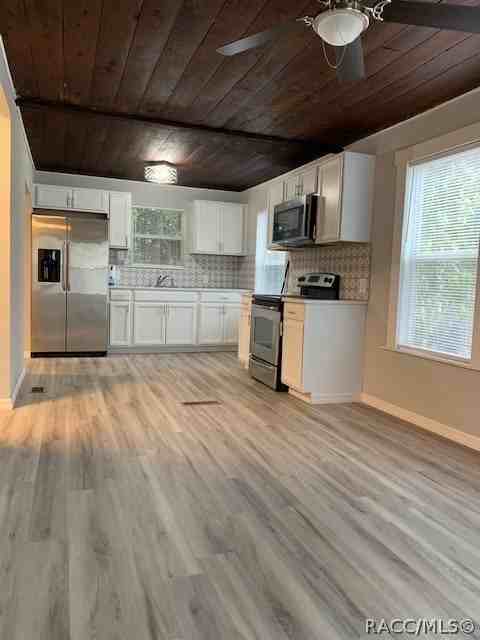 302 Zephyr St - Photo 7 of 9
