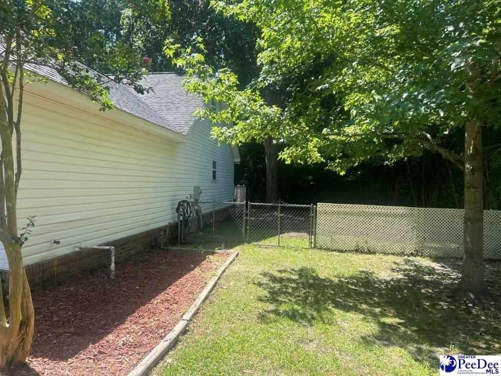 1334 Cabrillo Dr - Photo 4 of 11