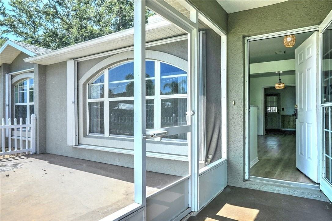 243 Dickens Ave - Photo 4 of 35