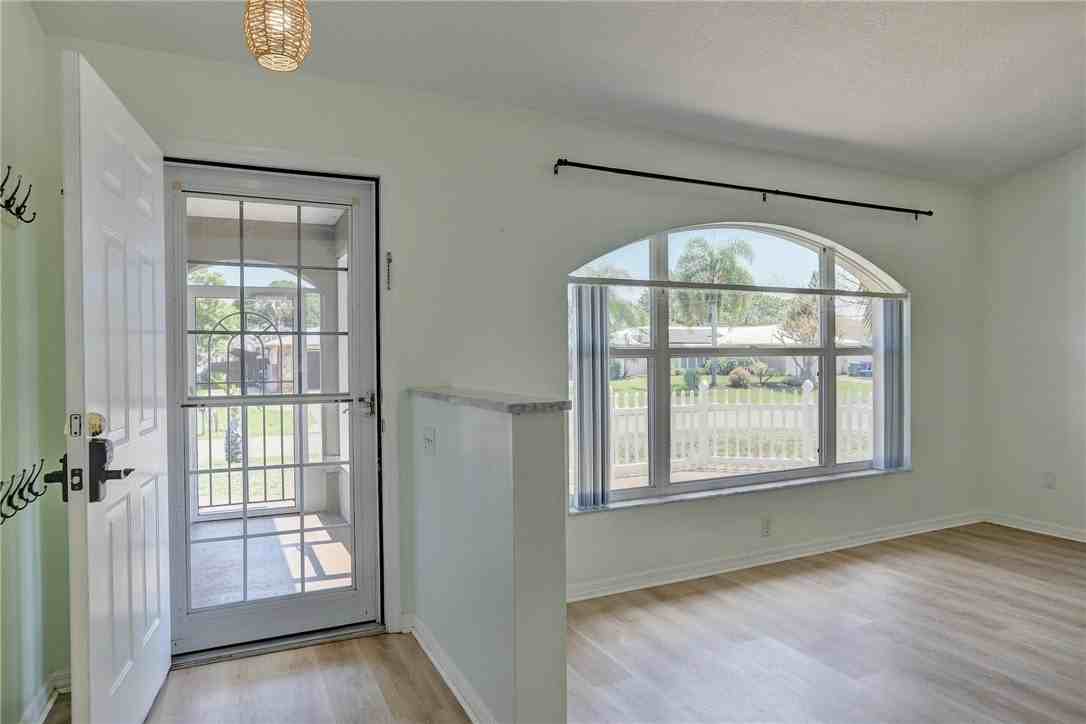 243 Dickens Ave - Photo 6 of 35