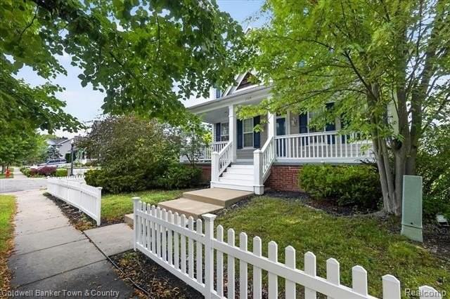 1725 Town Commons Dr - Photo 5 of 50