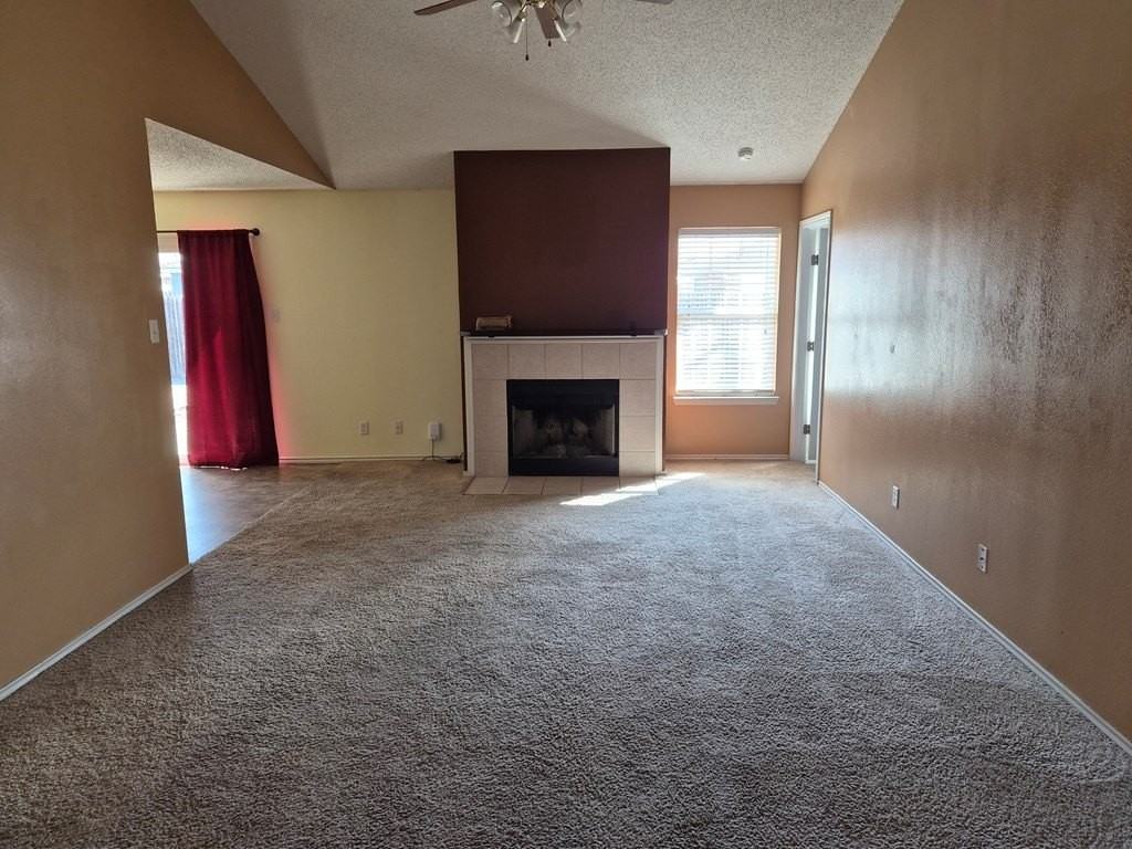 1226 Wallace Ln - Photo 4 of 16