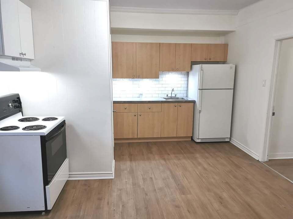 239 Rue Montmagny #2 - Photo 2 of 7