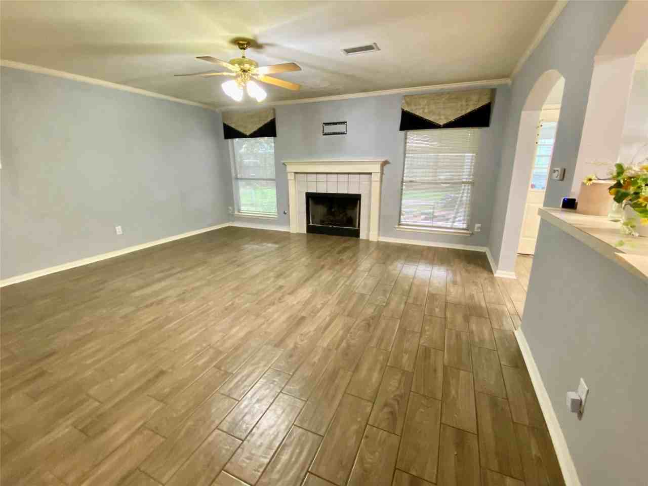 7239 Brockington Dr - Photo 3 of 18