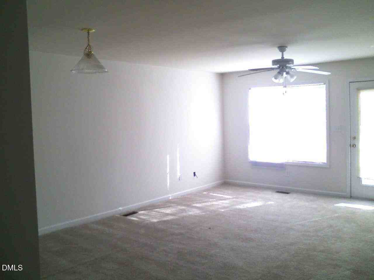2826 Ashe St - Photo 5 of 10