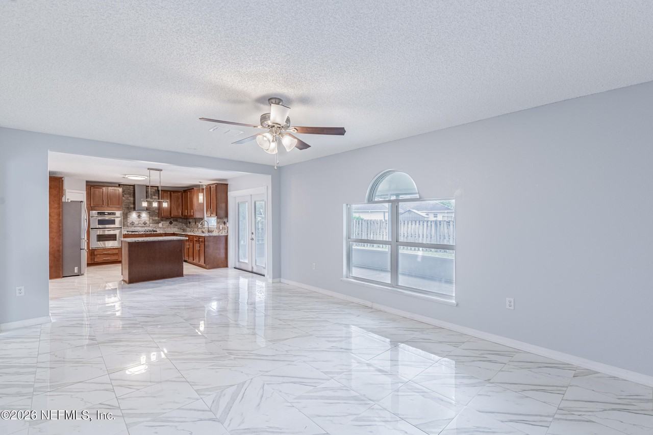 3388 Glenn Hollow Ct - Photo 5 of 34
