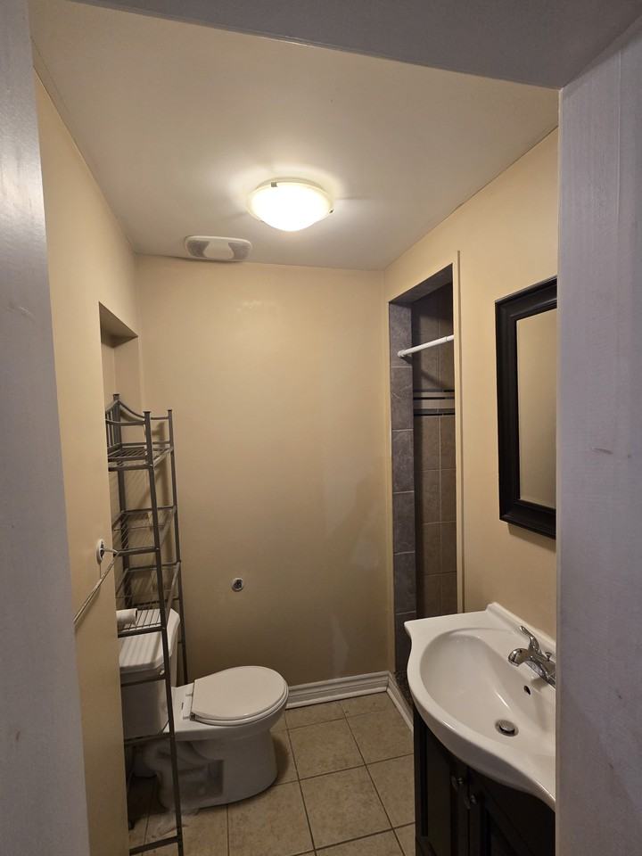 92 Church Street South #1 - Photo 5 of 8
