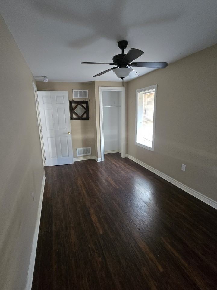 92 Church Street South #1 - Photo 6 of 8