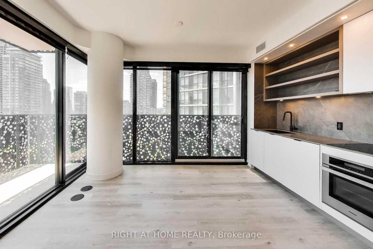 55 Charles Street East - Photo 5