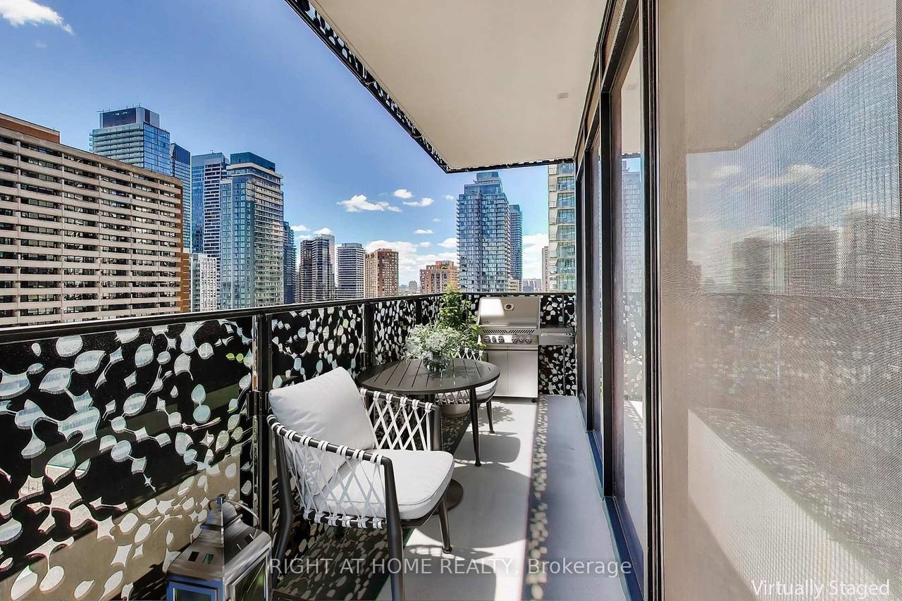 55 Charles Street East - Photo 8