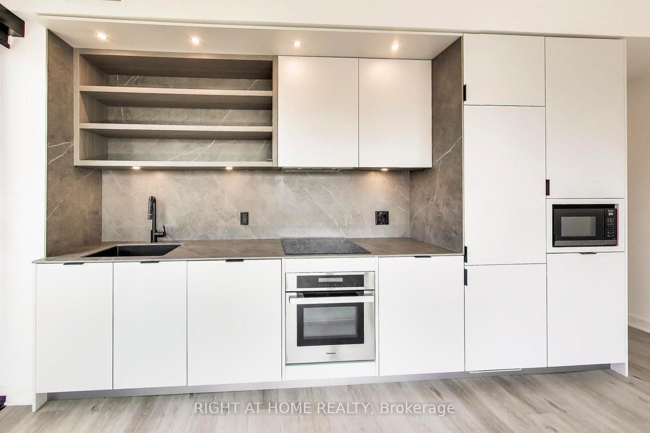 55 Charles Street East - Photo 9