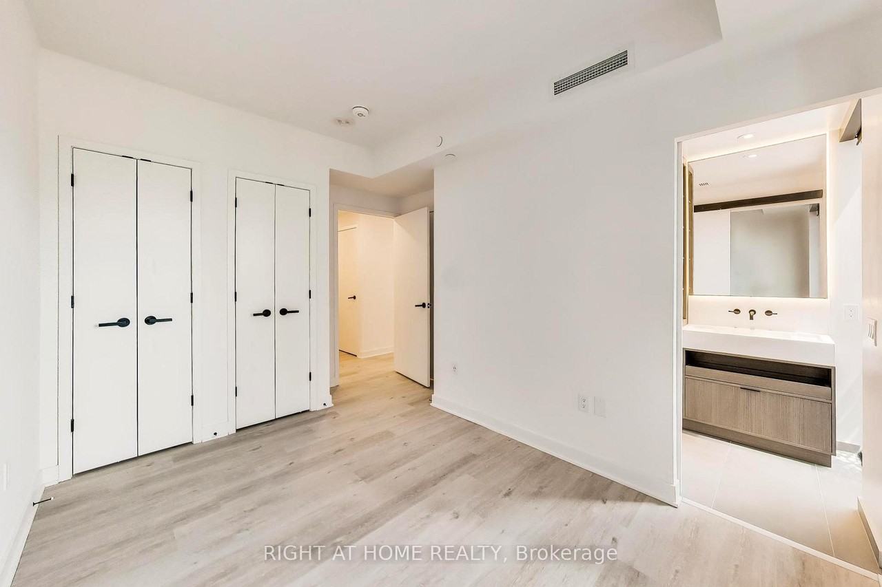 55 Charles Street East - Photo 11