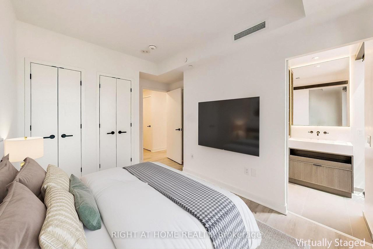 55 Charles Street East - Photo 14