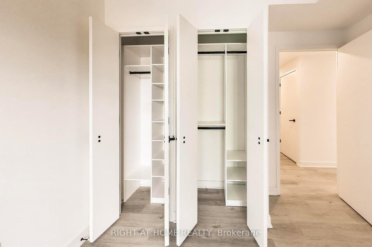 55 Charles Street East - Photo 18