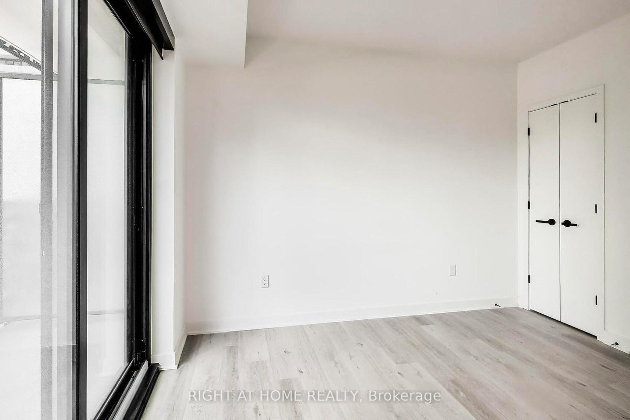 55 Charles Street East - Photo 19