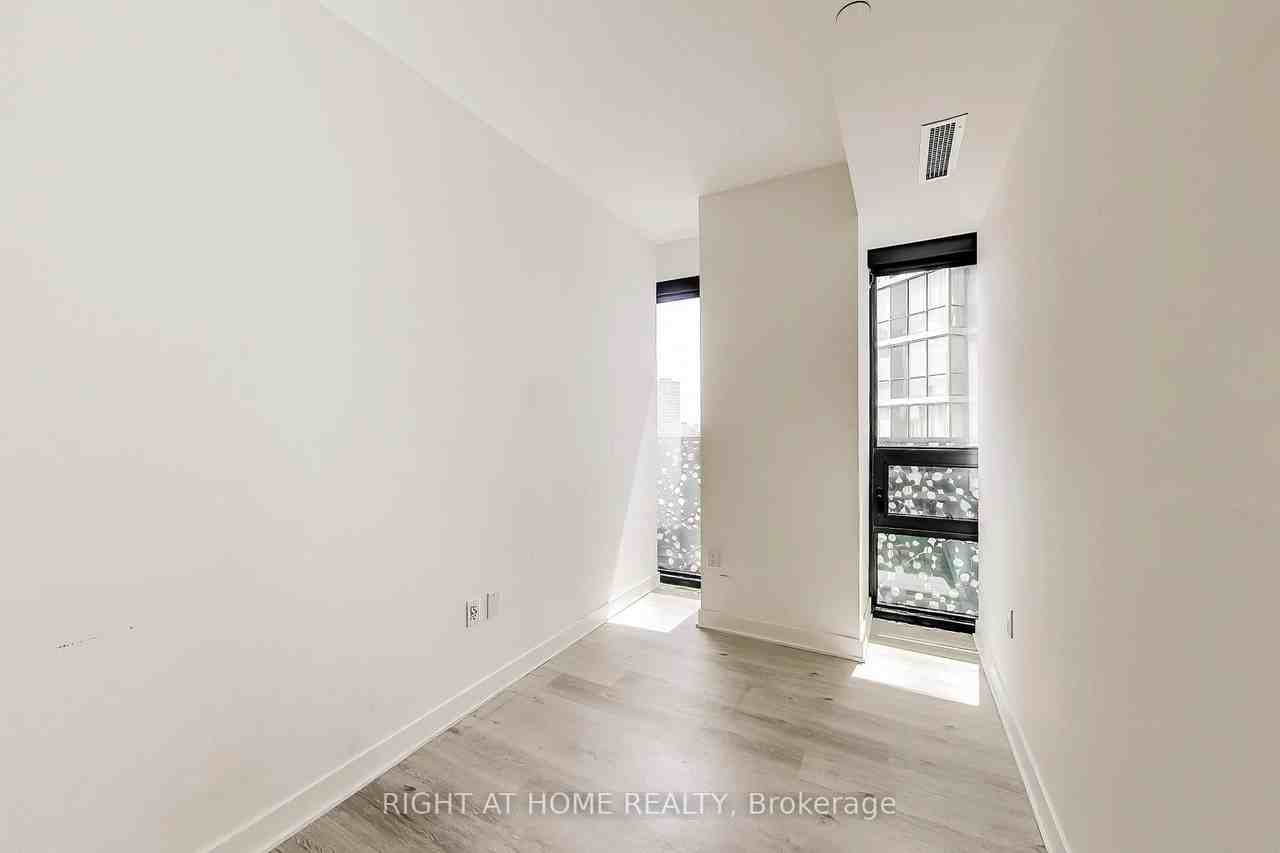 55 Charles Street East - Photo 22