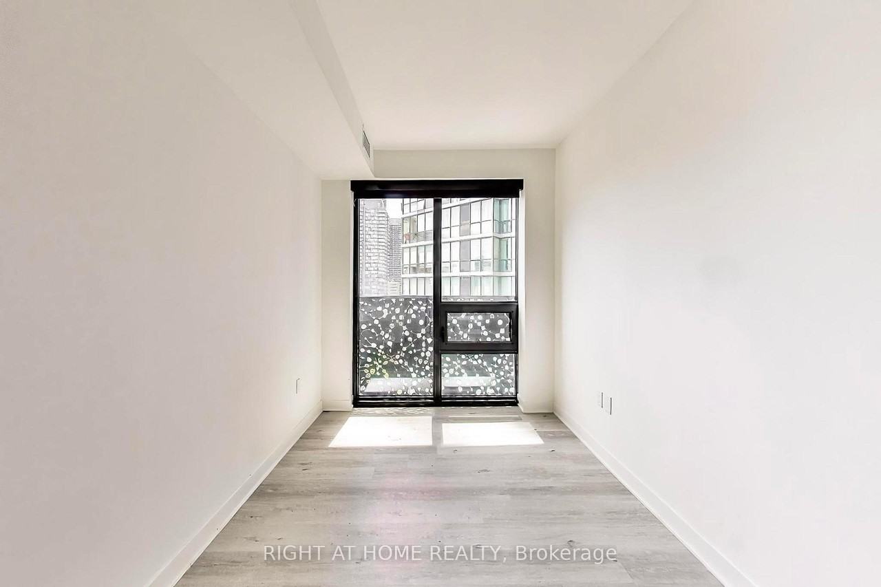 55 Charles Street East - Photo 23