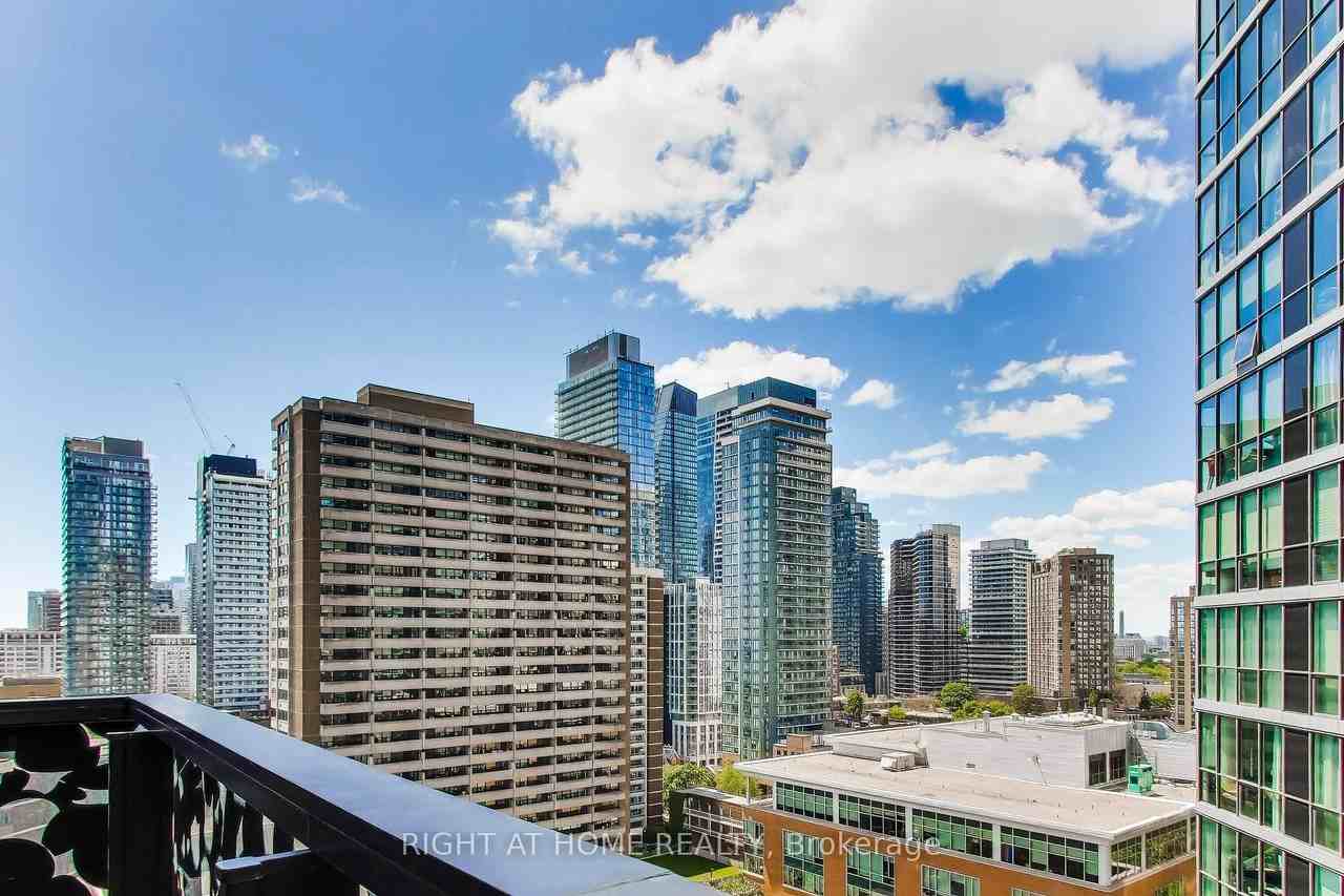 55 Charles Street East - Photo 24