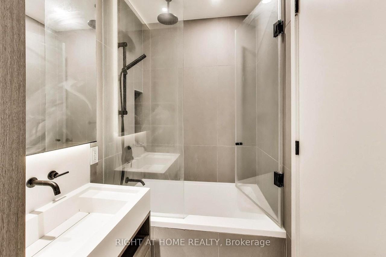 55 Charles Street East - Photo 29
