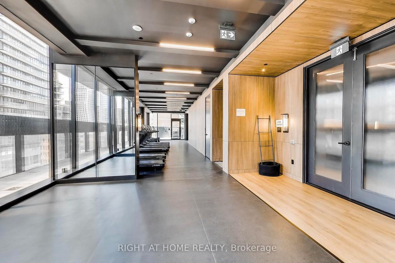 55 Charles Street East - Photo 39