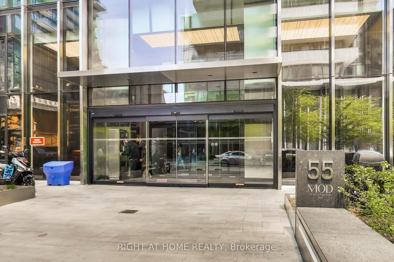 55 Charles Street East - Photo 42