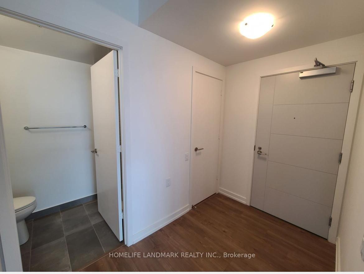 203 College Street - Photo 4