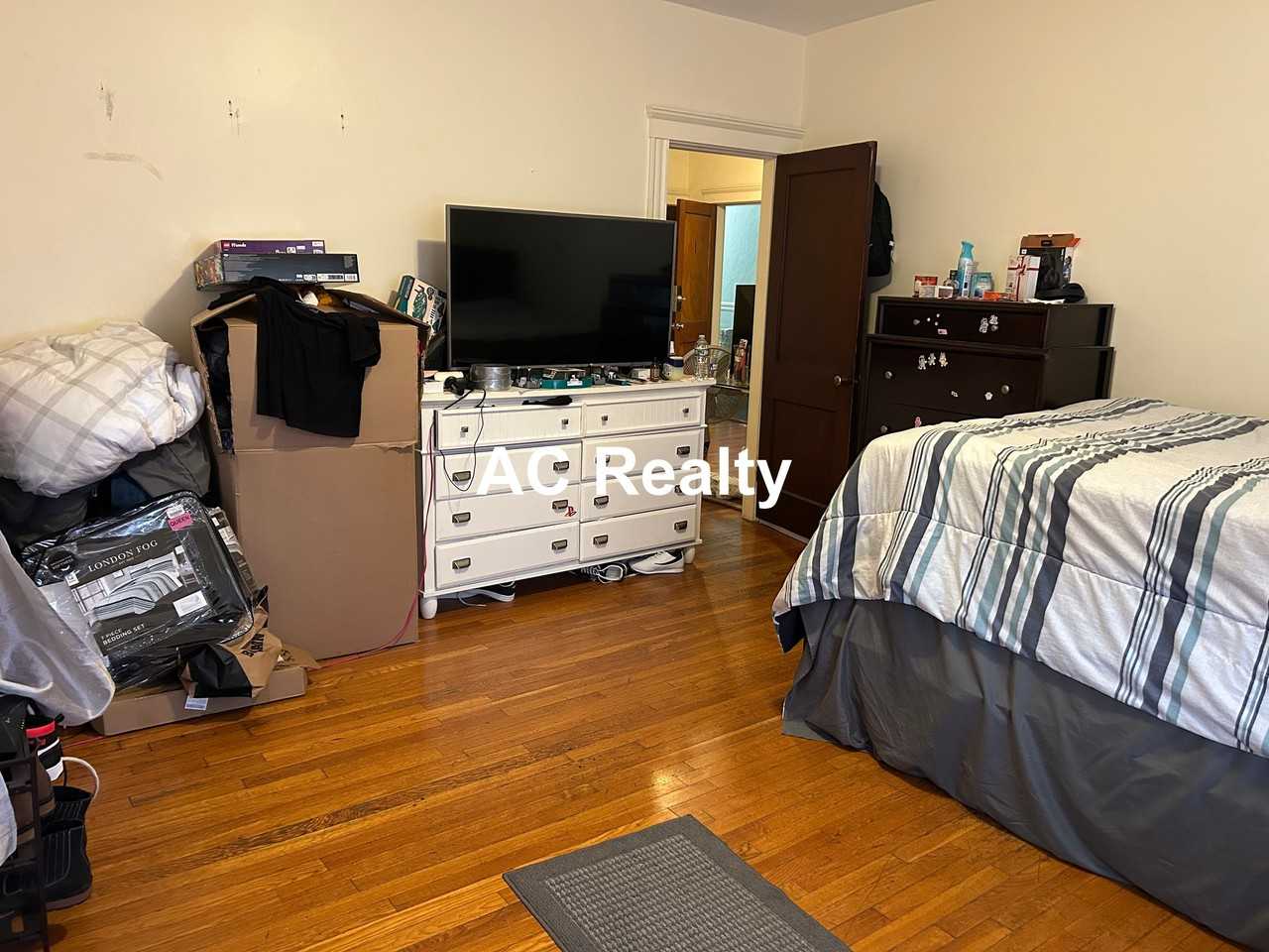 68 Washington St #14 - Photo 5 of 7
