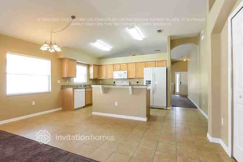 7413 Pulteney Dr - Photo 4 of 18