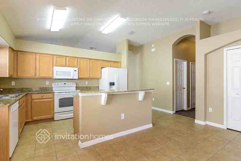 7413 Pulteney Dr - Photo 5 of 18
