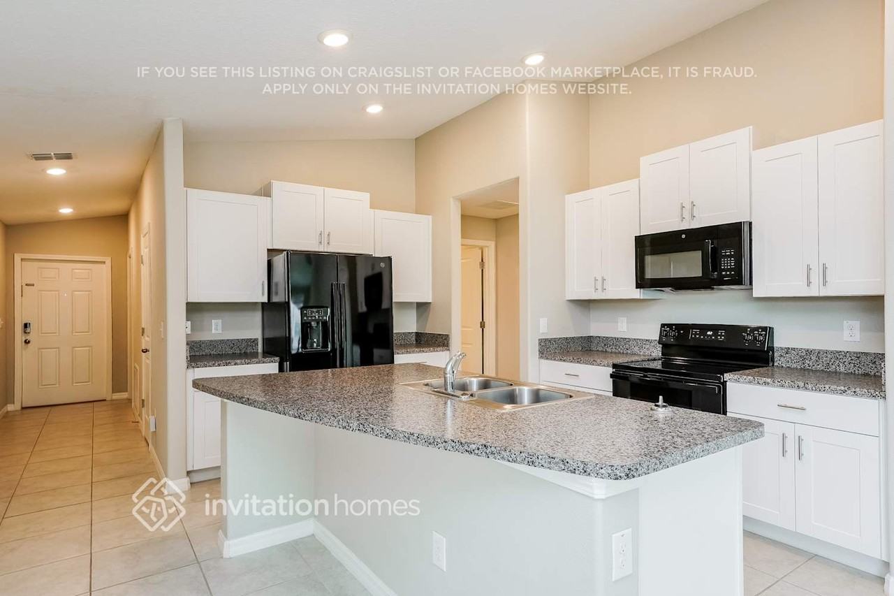 7109 King Creek Dr - Photo 6 of 17