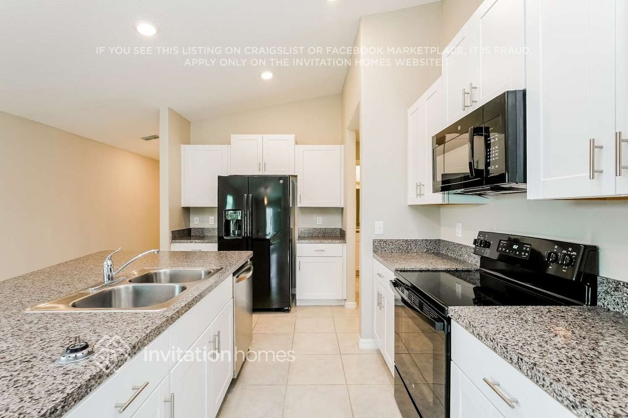 7109 King Creek Dr - Photo 7 of 17