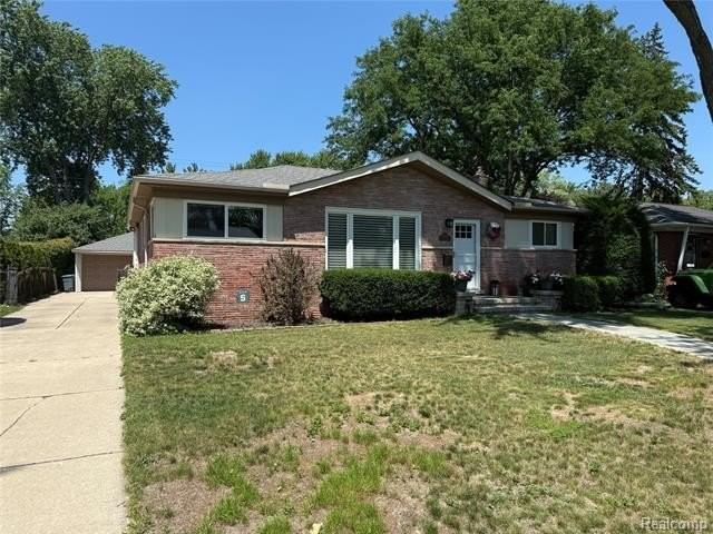 16996 Marguerite St - Photo 2 of 28