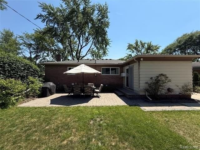 16996 Marguerite St - Photo 3 of 28