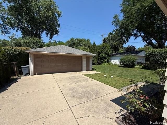 16996 Marguerite St - Photo 4 of 28