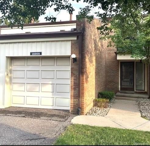 18268 University Park Dr - Photo 3 of 20
