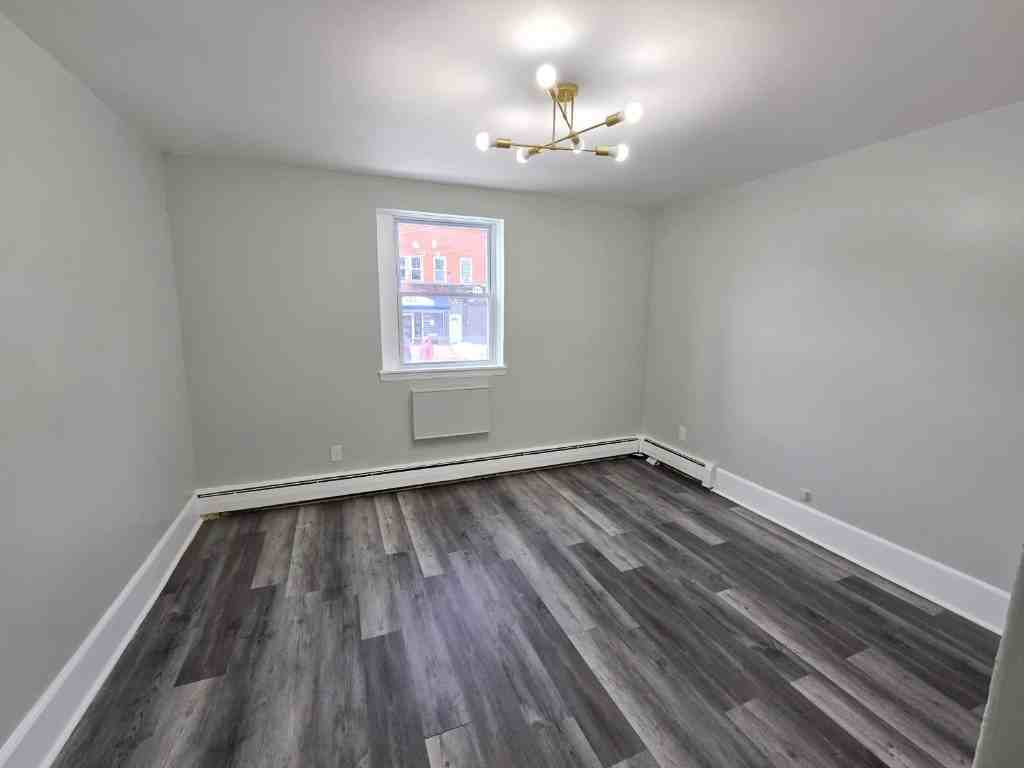 479 Roseville Avenue #4c - Photo 4 of 4