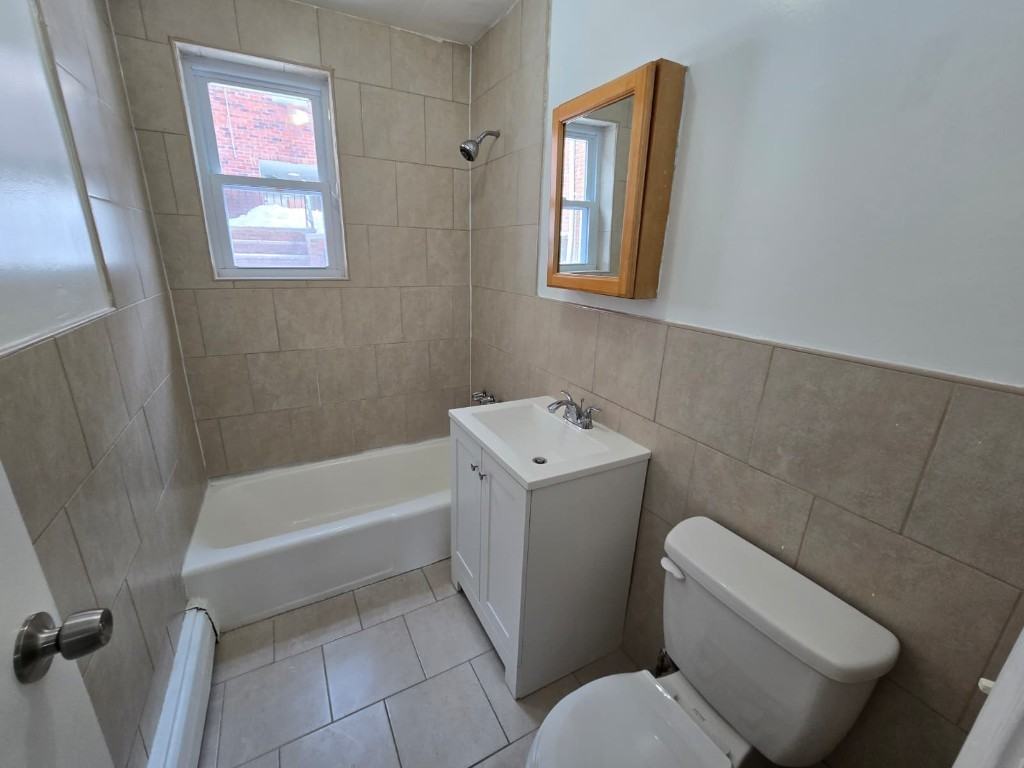 479 Roseville Avenue #4c - Photo 2 of 4