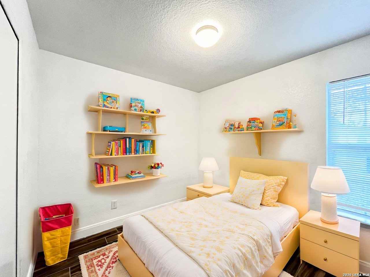 2106 Henrietta St - Photo 5 of 33