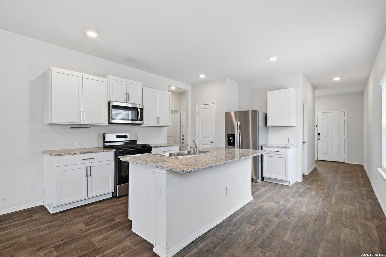 4023 Basil Mdw - Photo 5 of 26