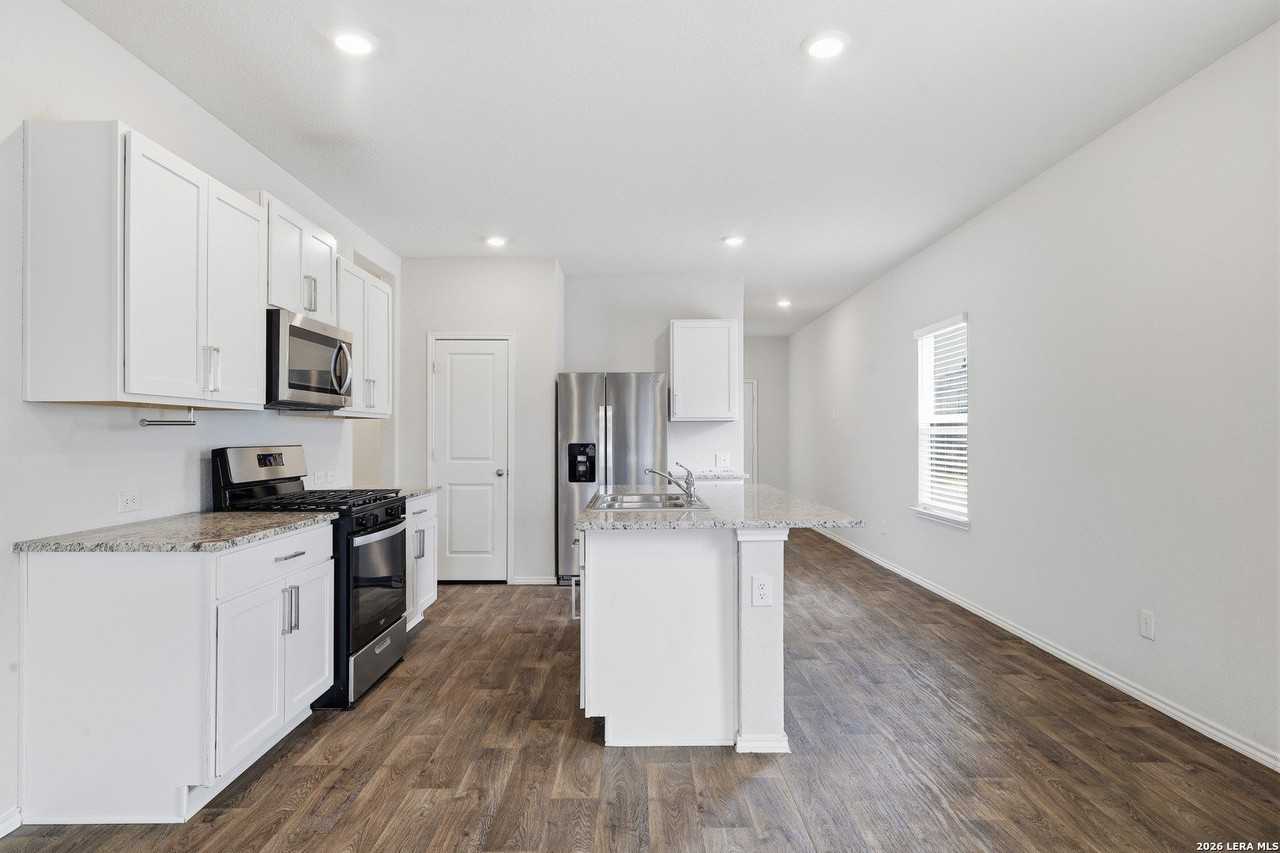 4023 Basil Mdw - Photo 6 of 26