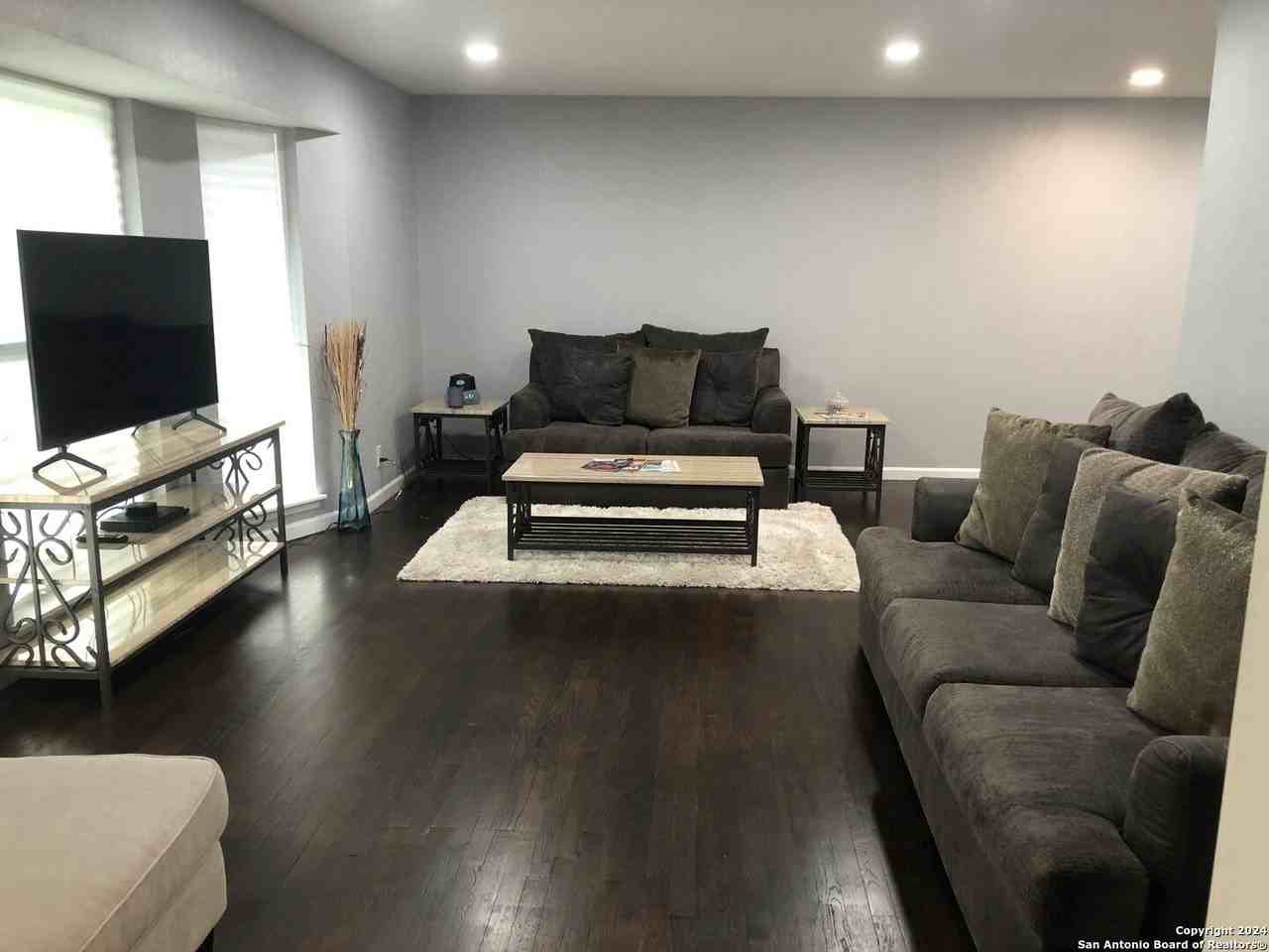 7414 Quail Run Dr - Photo 3 of 13