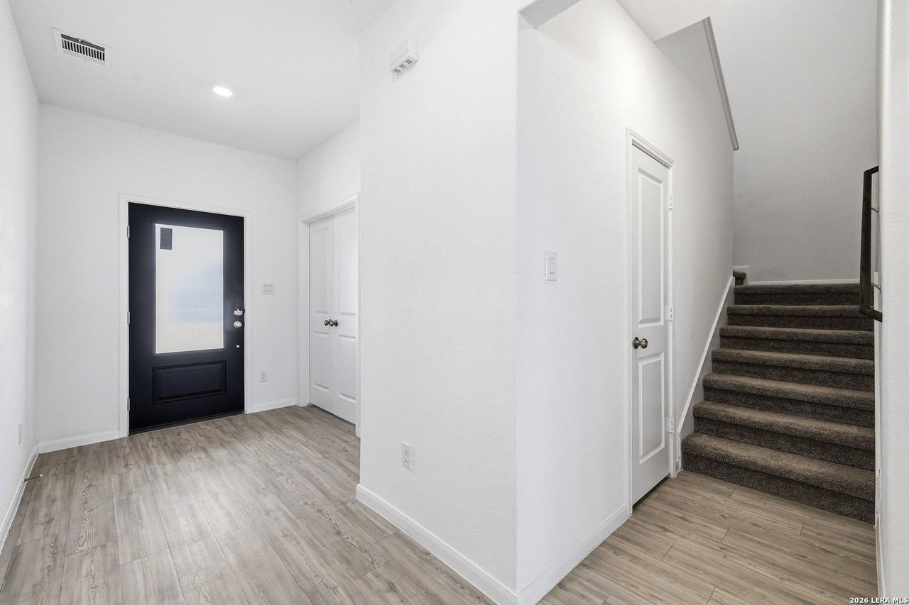 14014 Roller Mls - Photo 2 of 31