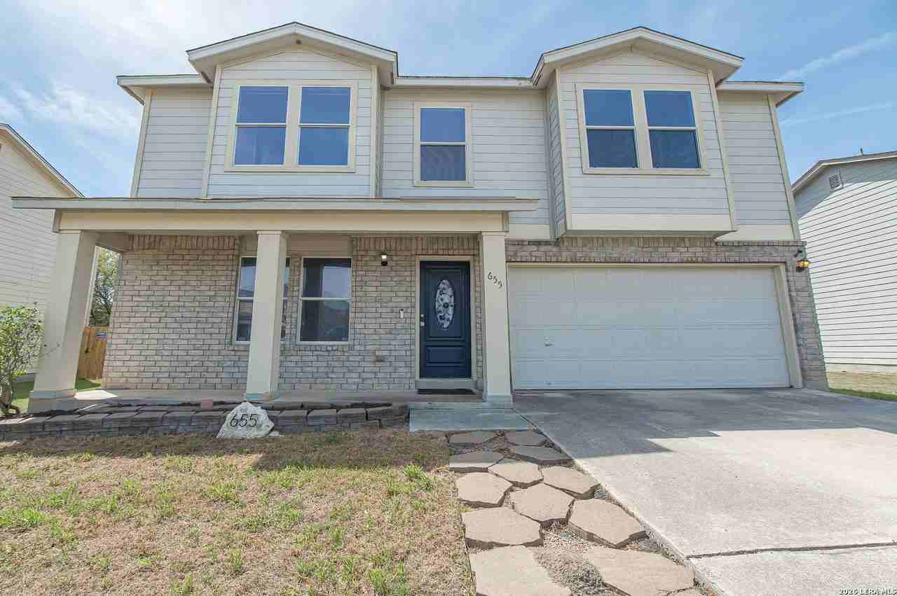 655 Northlake Dr - Photo 2 of 49