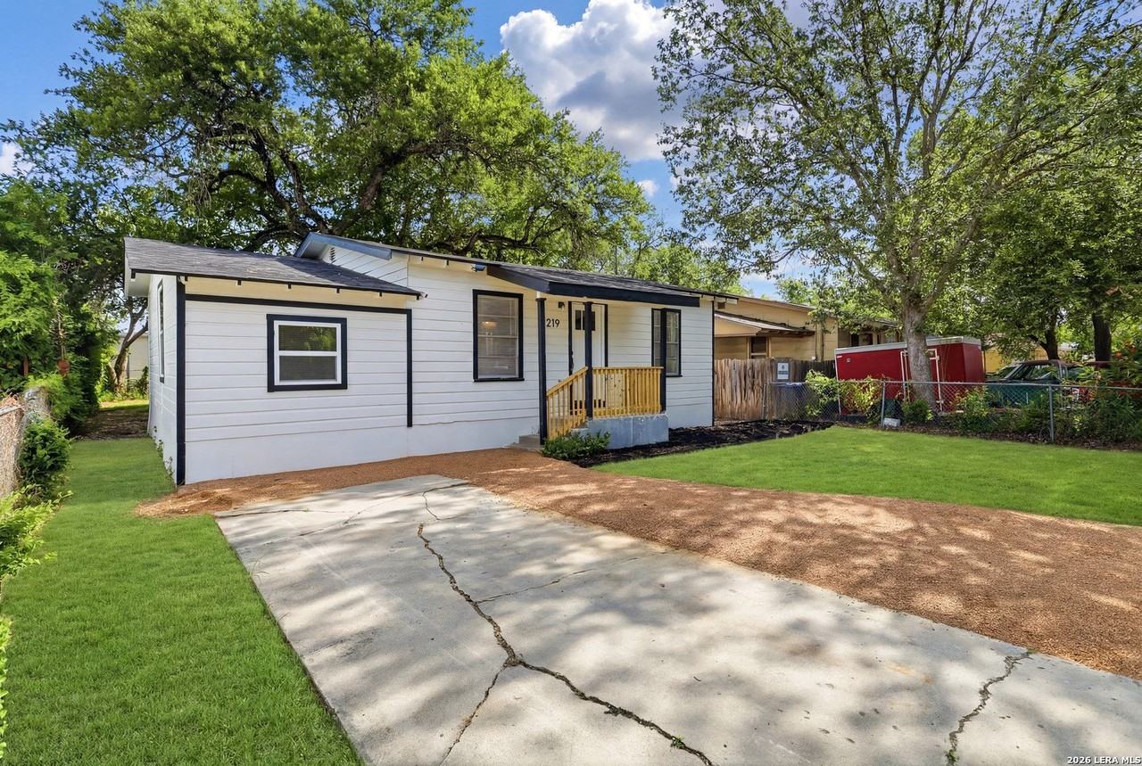219 La Manda Blvd - Photo 4 of 22