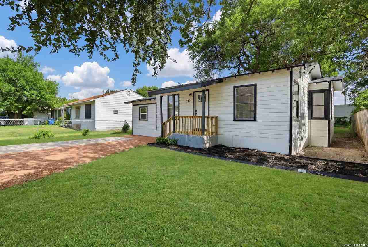 219 La Manda Blvd - Photo 5 of 22