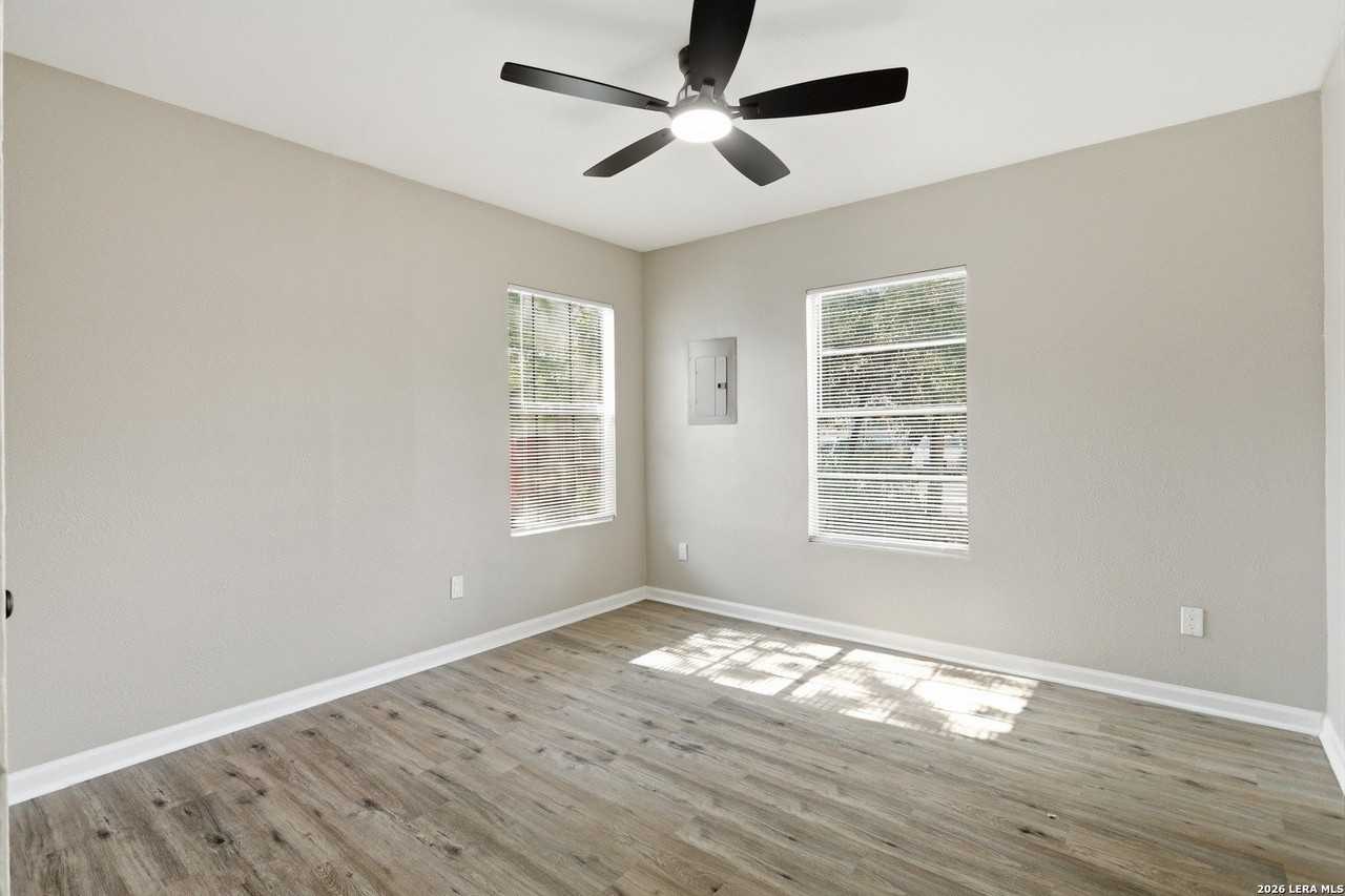 219 La Manda Blvd - Photo 6 of 22