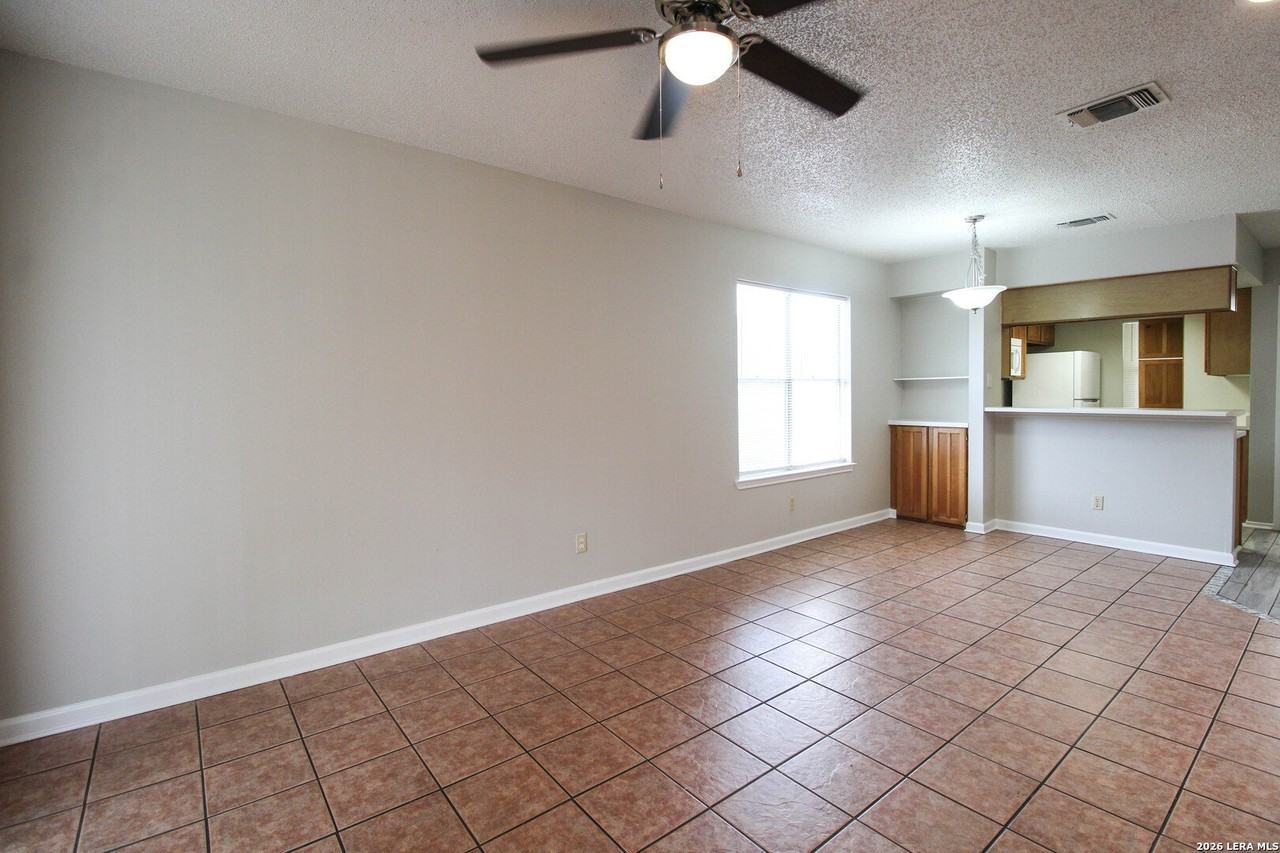 961 Schertz Pkwy - Photo 5 of 30