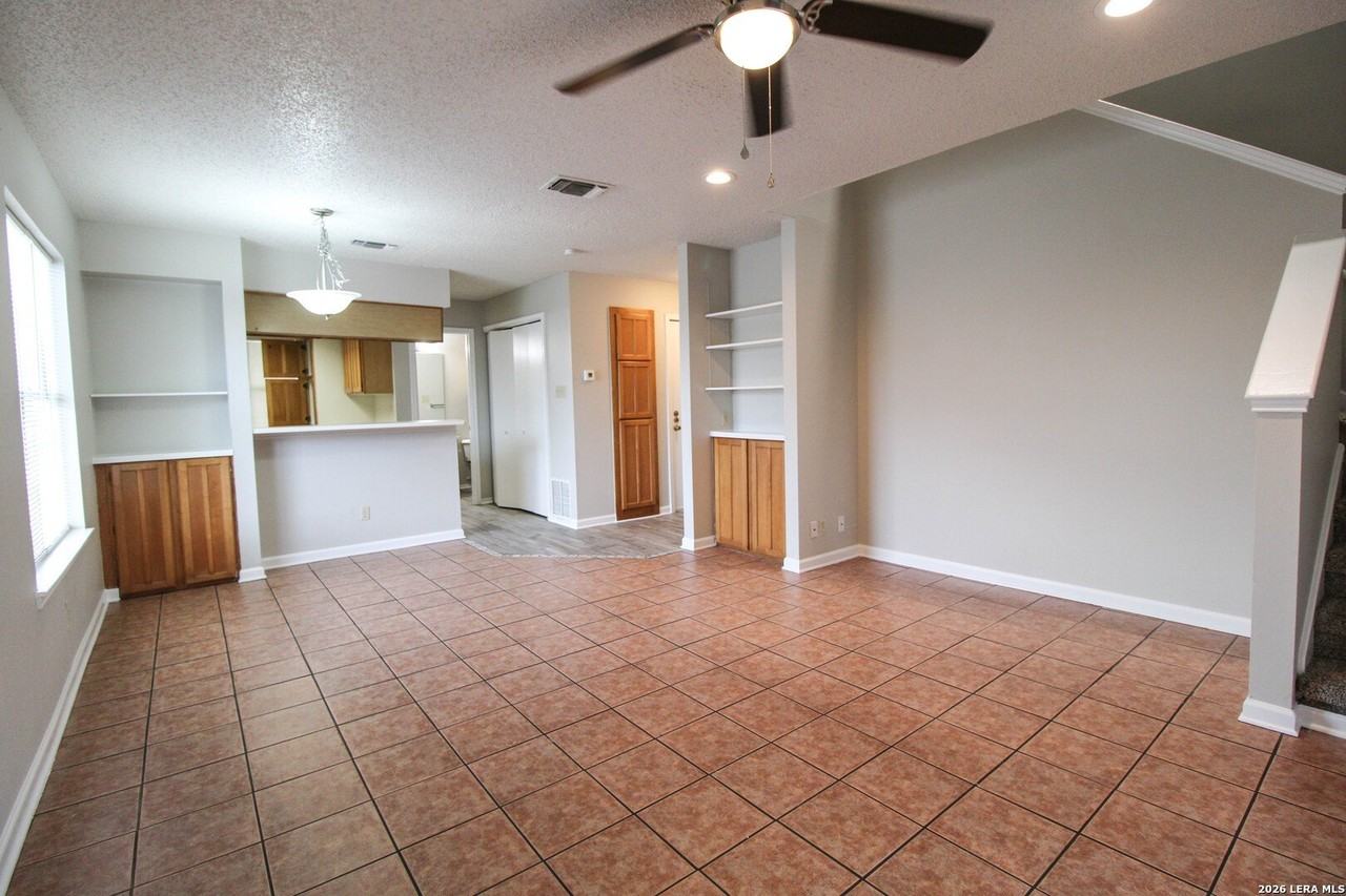 961 Schertz Pkwy - Photo 6 of 30