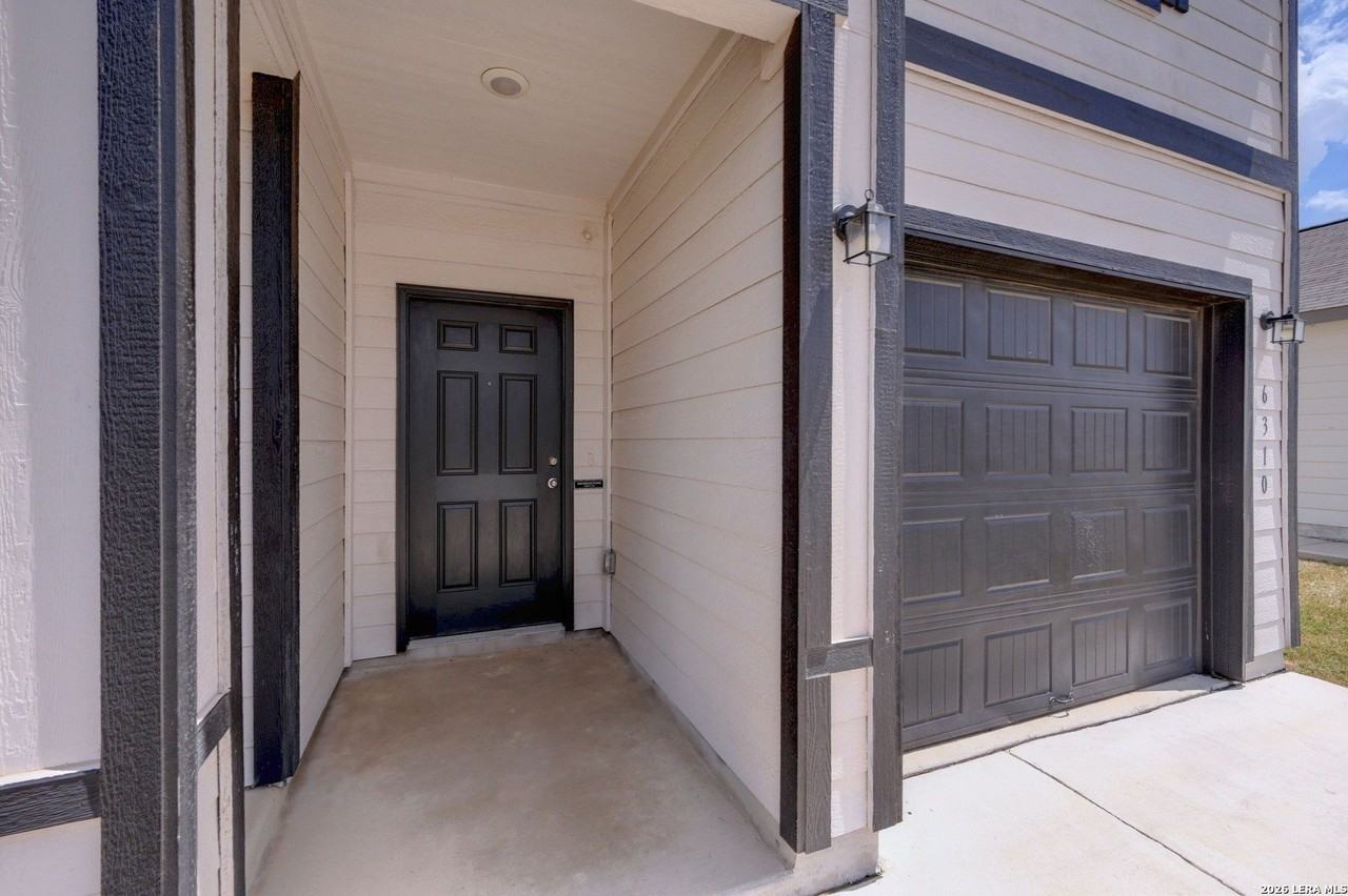 6310 Willow Point Blvd - Photo 3 of 30